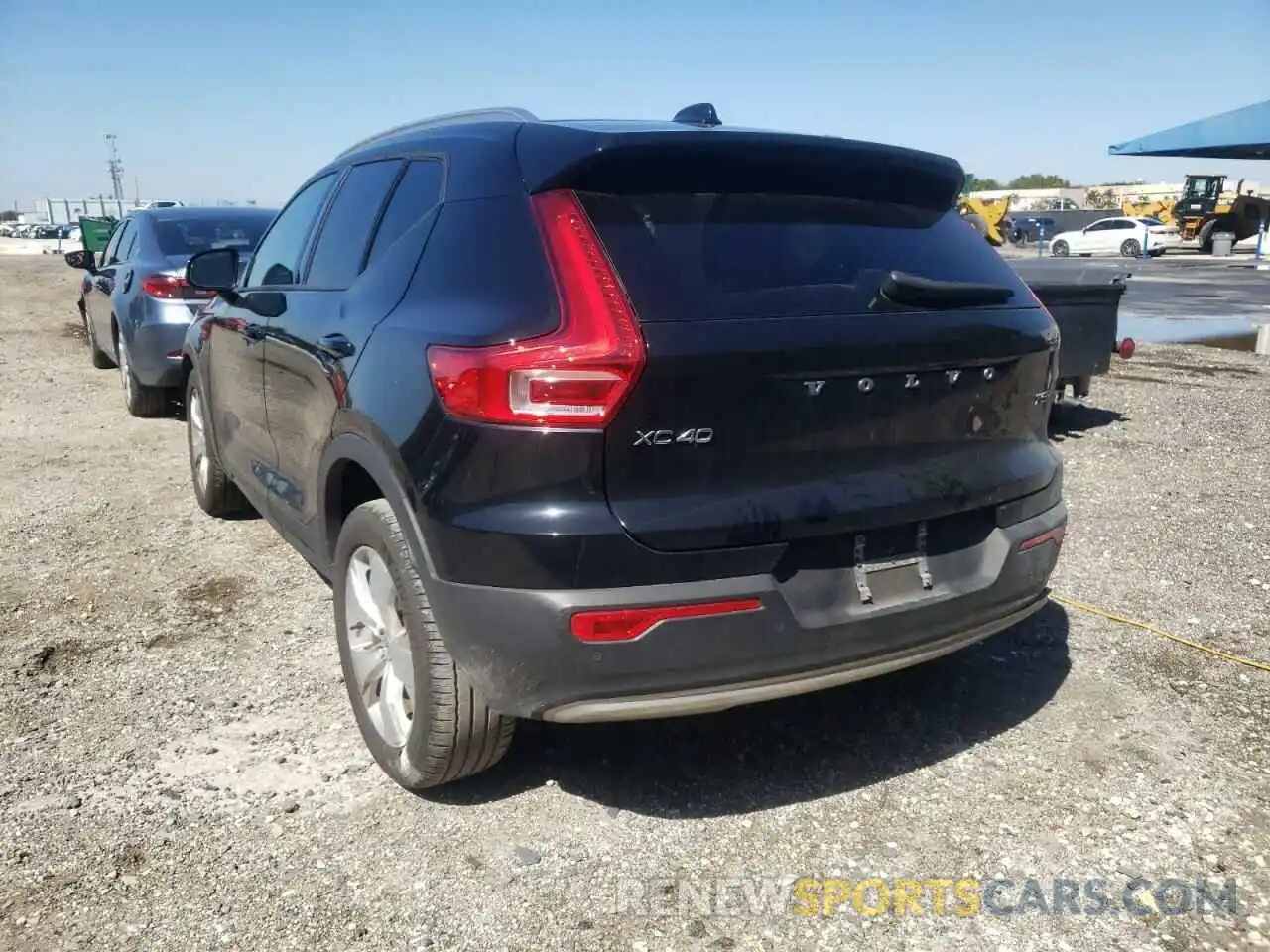 3 Photograph of a damaged car YV4162UK4L2251412 VOLVO XC40 2020