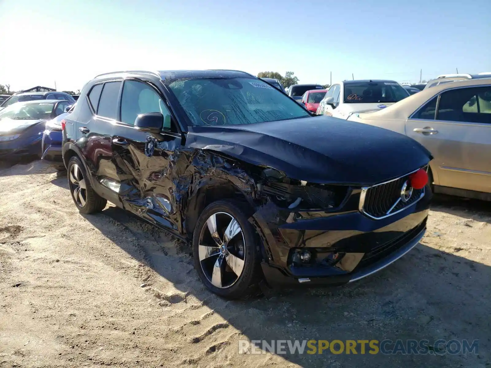 1 Photograph of a damaged car YV4162UK5L2209184 VOLVO XC40 2020