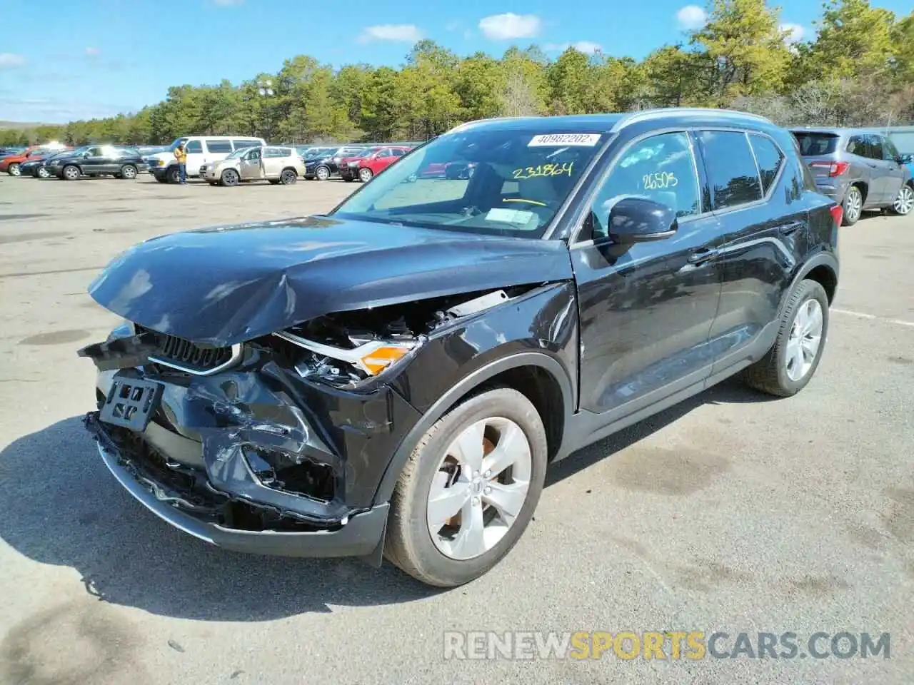 2 Photograph of a damaged car YV4162UK5L2231864 VOLVO XC40 2020