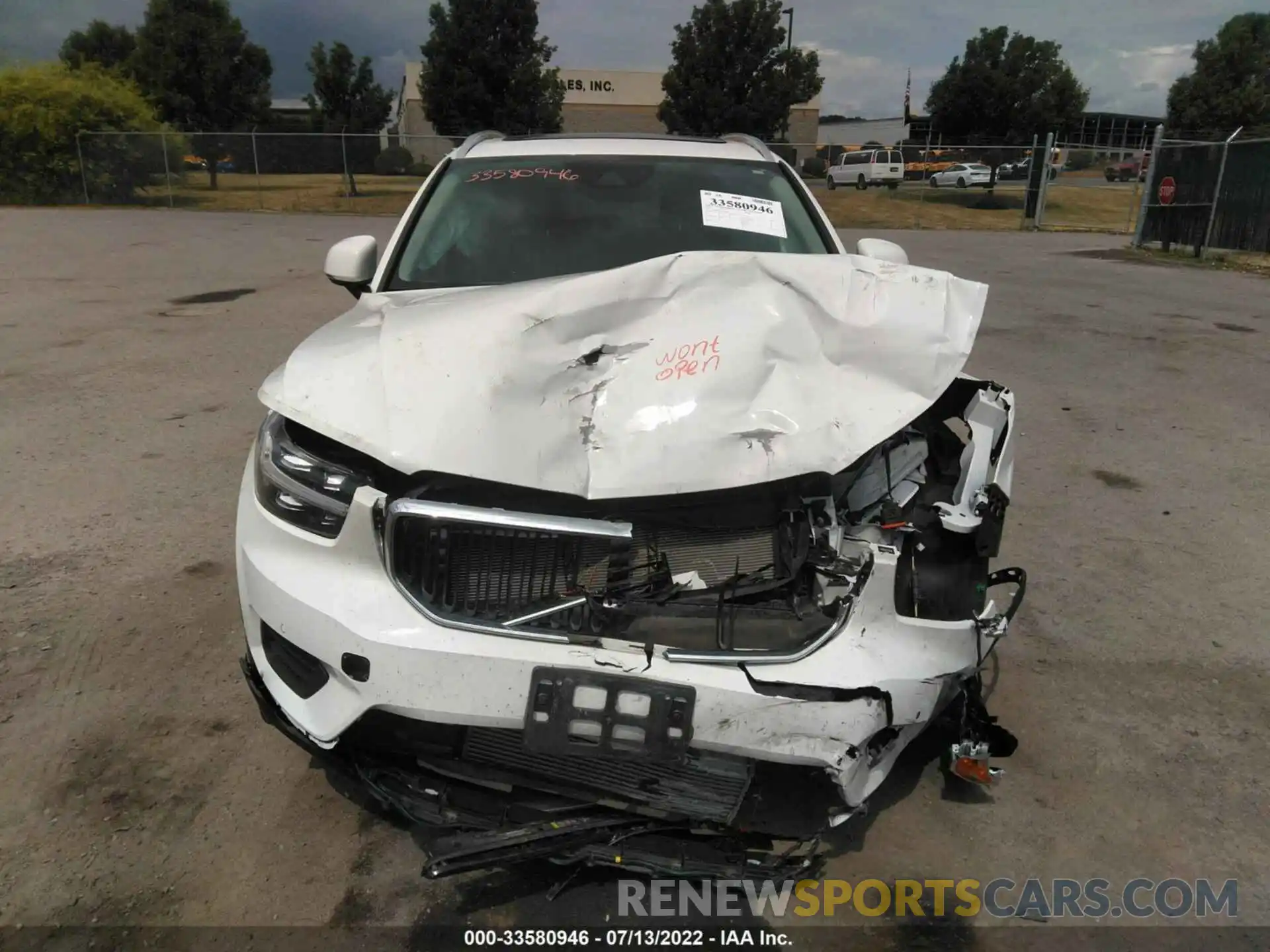 10 Photograph of a damaged car YV4162UK5L2262998 VOLVO XC40 2020