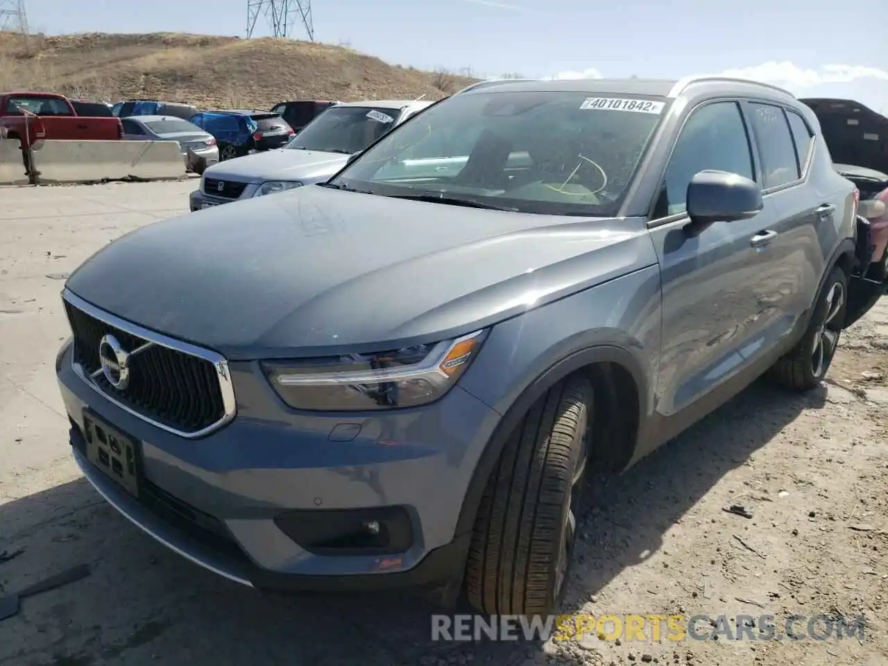 2 Photograph of a damaged car YV4162UK5L2319443 VOLVO XC40 2020