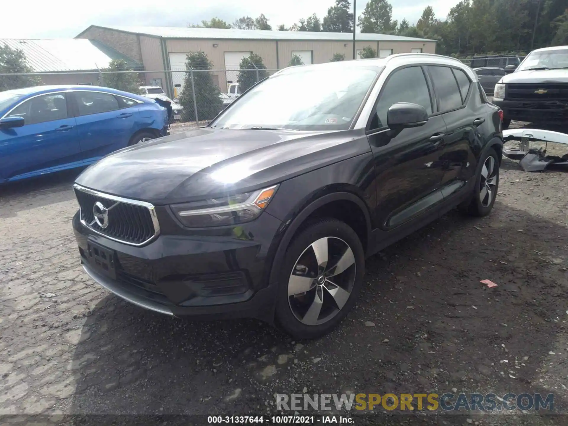 2 Photograph of a damaged car YV4162UK6L2179614 VOLVO XC40 2020