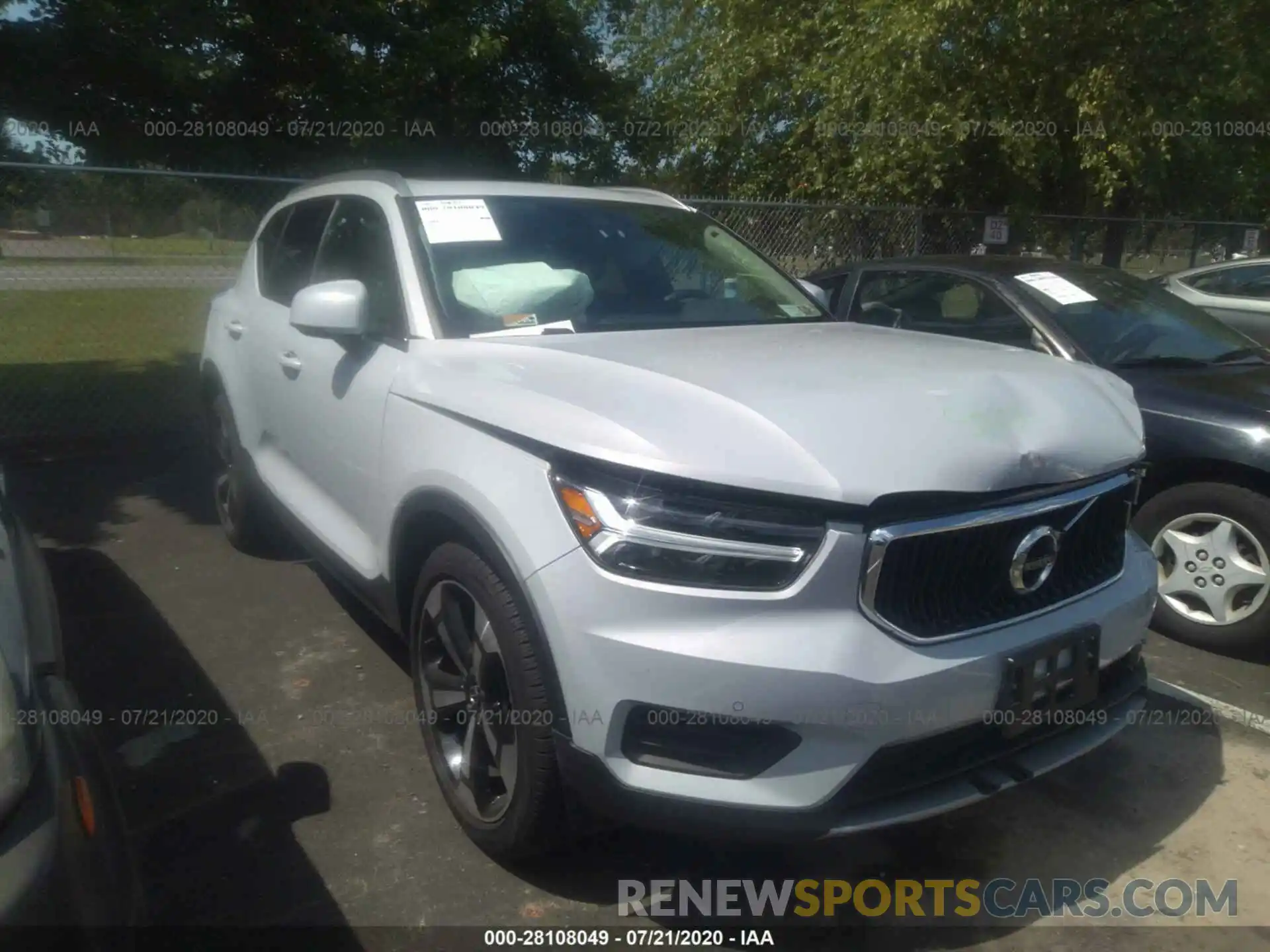 1 Photograph of a damaged car YV4162UK6L2204012 VOLVO XC40 2020