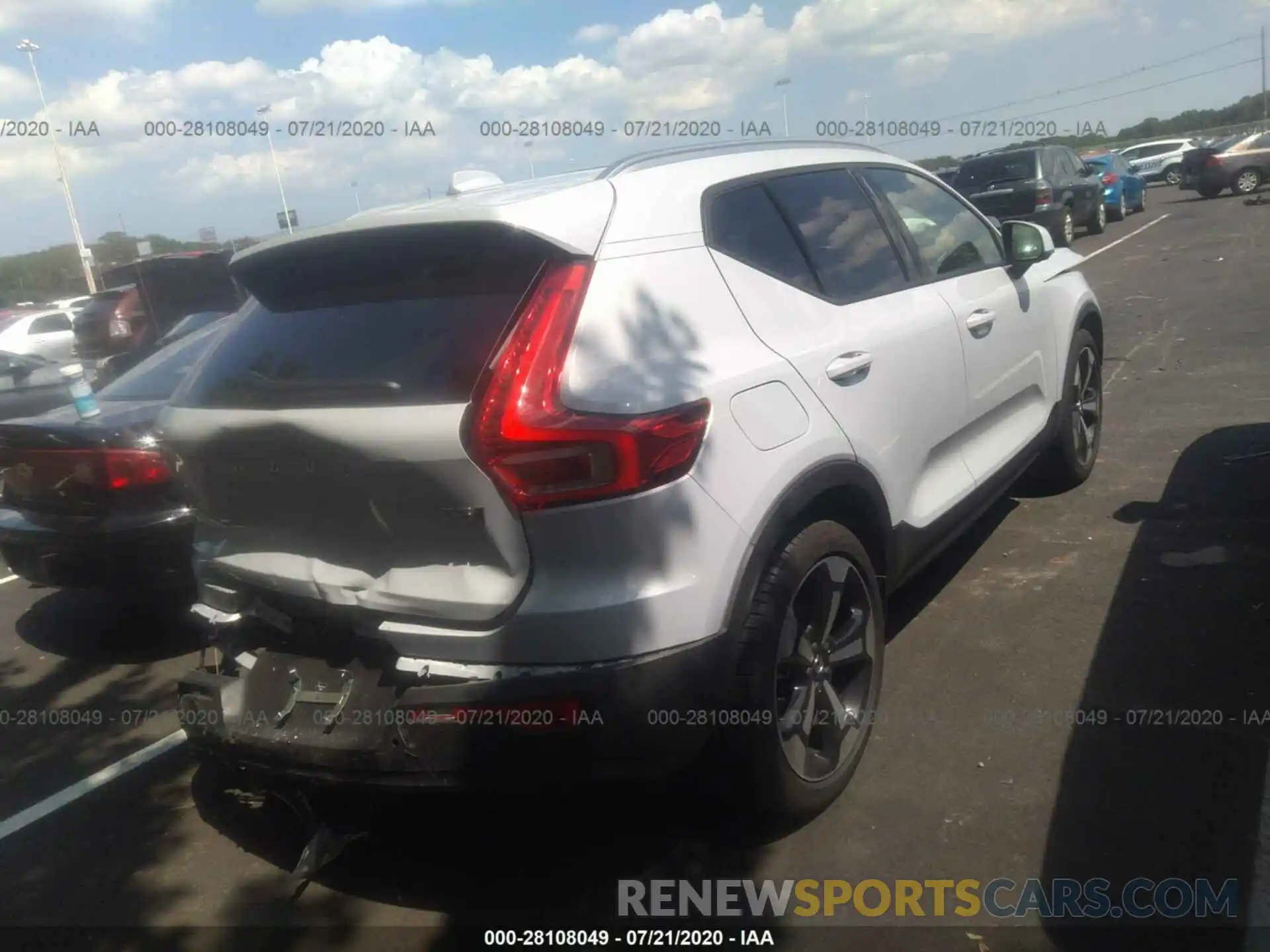 4 Photograph of a damaged car YV4162UK6L2204012 VOLVO XC40 2020