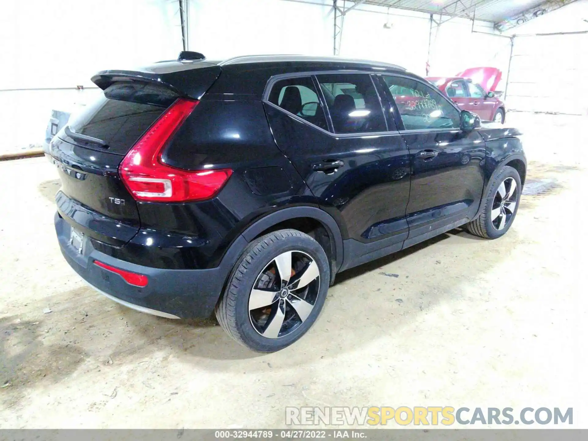 4 Photograph of a damaged car YV4162UK6L2230318 VOLVO XC40 2020