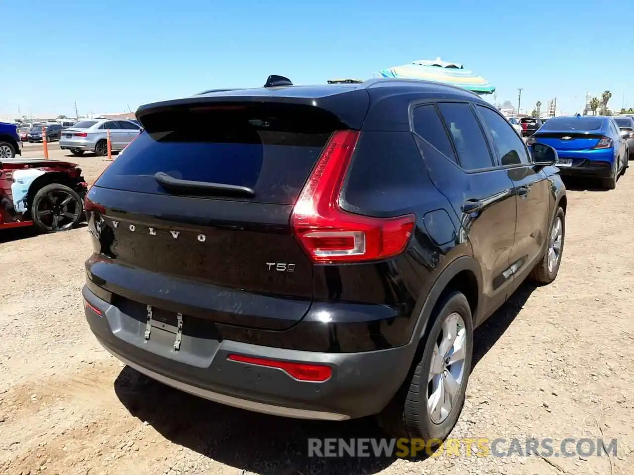 4 Photograph of a damaged car YV4162UK6L2275601 VOLVO XC40 2020