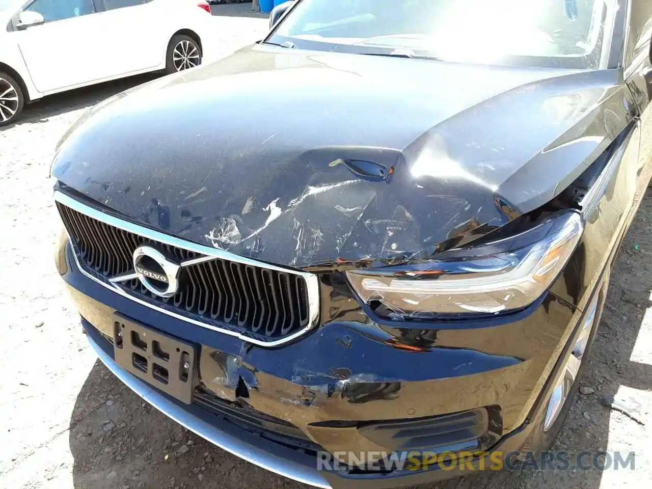 9 Photograph of a damaged car YV4162UK6L2275601 VOLVO XC40 2020