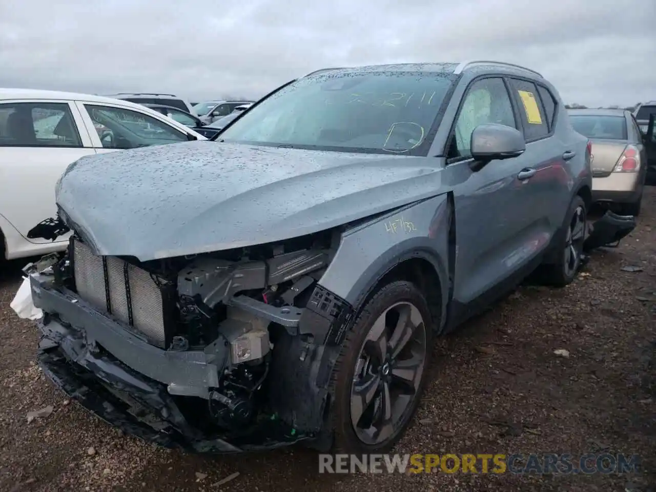 2 Photograph of a damaged car YV4162UK6L2285092 VOLVO XC40 2020