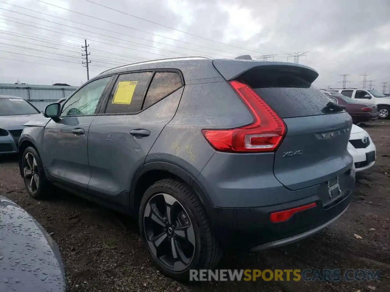 3 Photograph of a damaged car YV4162UK6L2285092 VOLVO XC40 2020