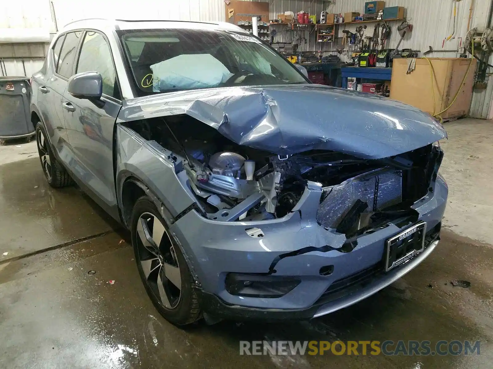 1 Photograph of a damaged car YV4162UK7L2179749 VOLVO XC40 2020