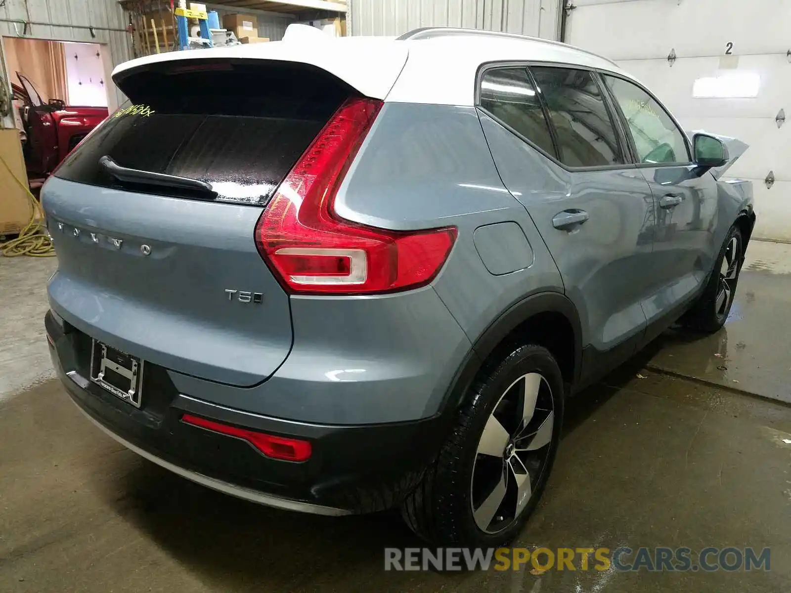 4 Photograph of a damaged car YV4162UK7L2179749 VOLVO XC40 2020