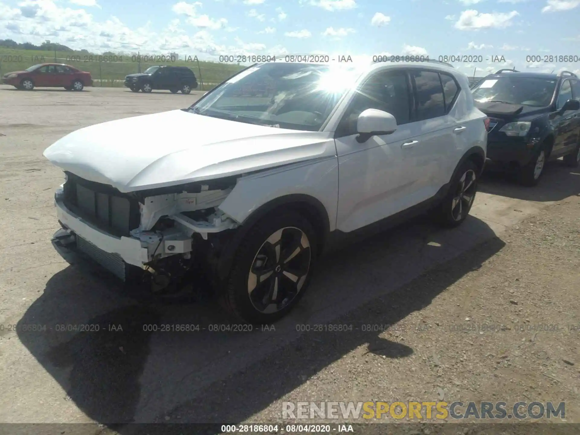 2 Photograph of a damaged car YV4162UK7L2240856 VOLVO XC40 2020