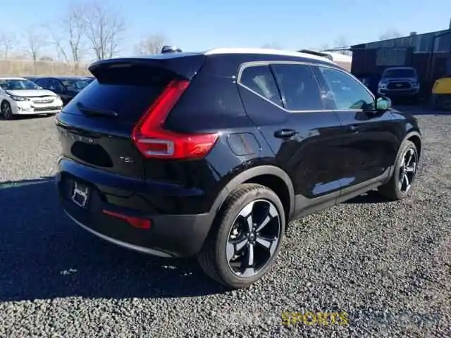 3 Photograph of a damaged car YV4162UK7L2289040 VOLVO XC40 2020