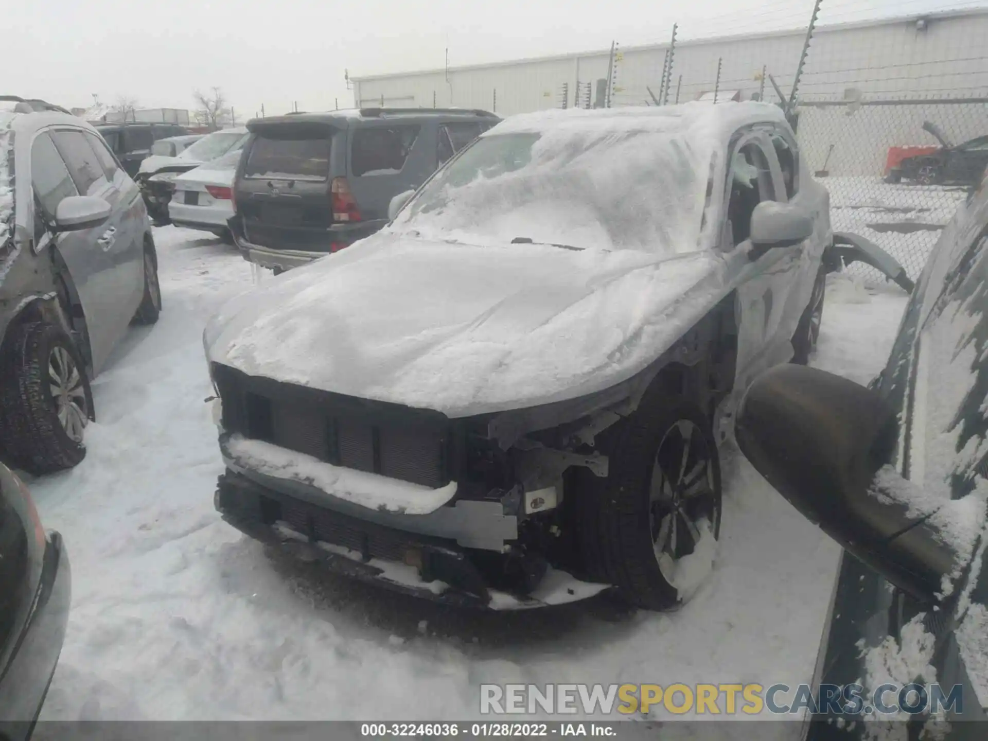 2 Photograph of a damaged car YV4162UK7L2319170 VOLVO XC40 2020