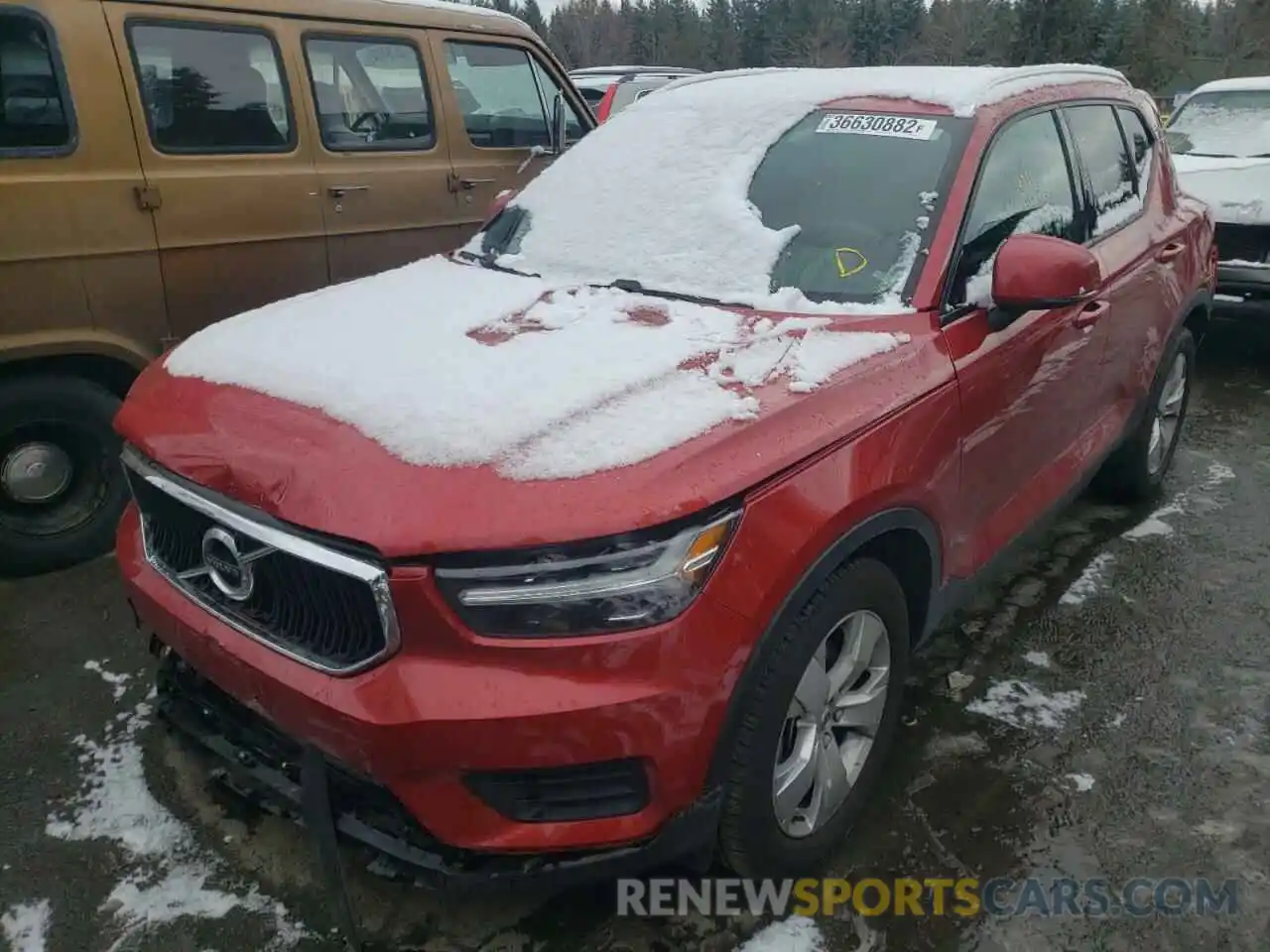 2 Photograph of a damaged car YV4162UK8L2181087 VOLVO XC40 2020