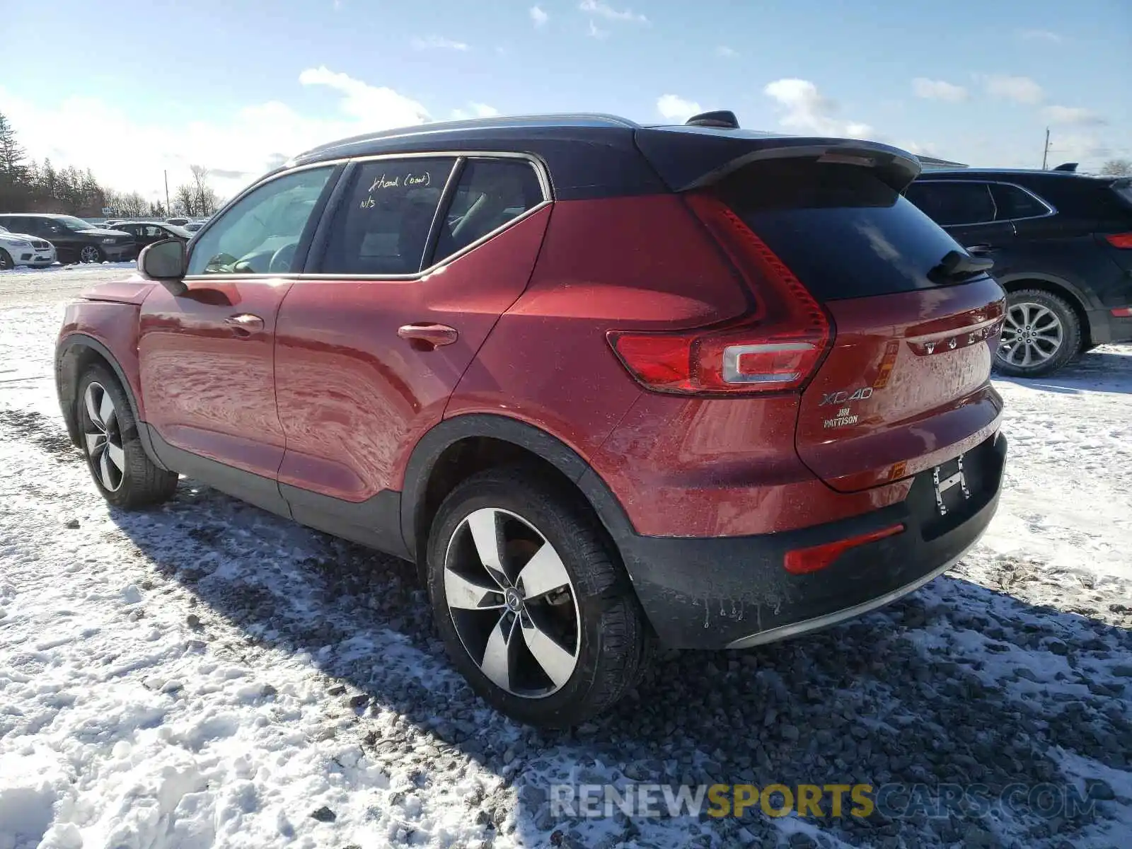 3 Photograph of a damaged car YV4162UK8L2237464 VOLVO XC40 2020