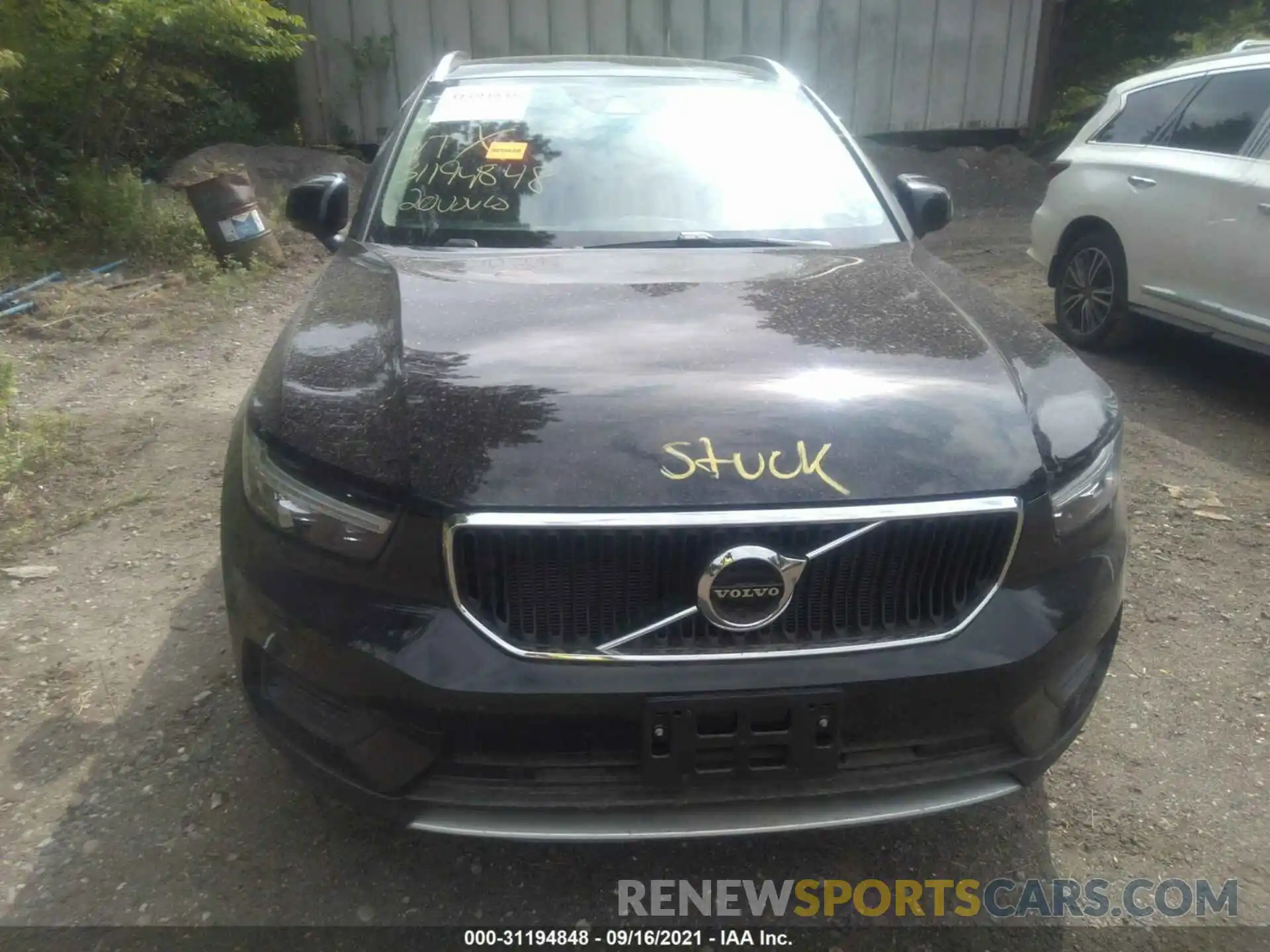 6 Photograph of a damaged car YV4162UK8L2247816 VOLVO XC40 2020