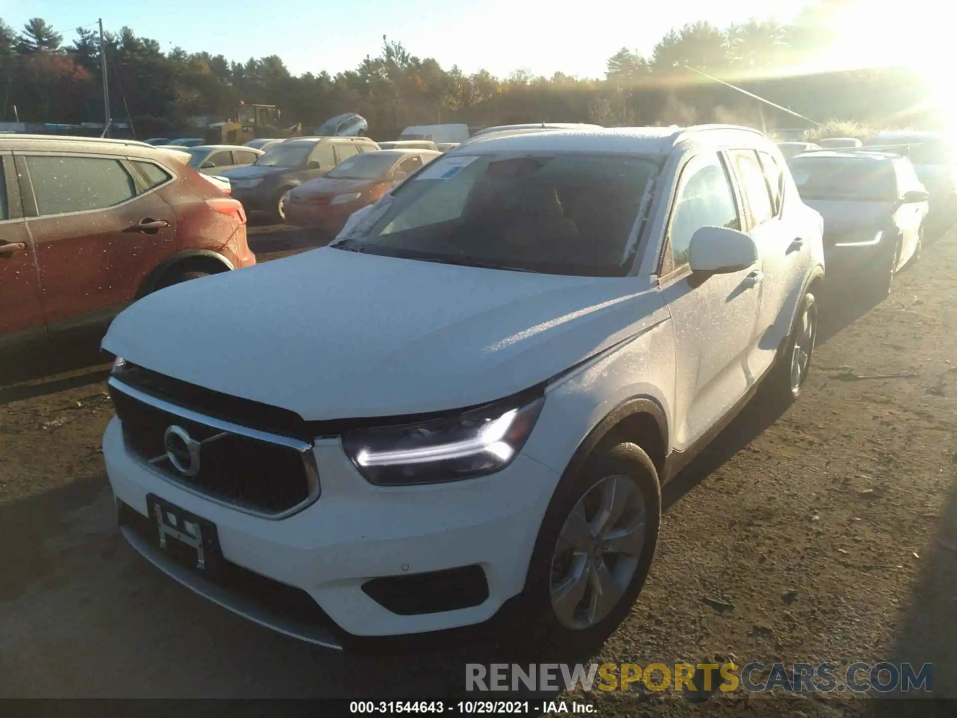 2 Photograph of a damaged car YV4162UK8L2335233 VOLVO XC40 2020