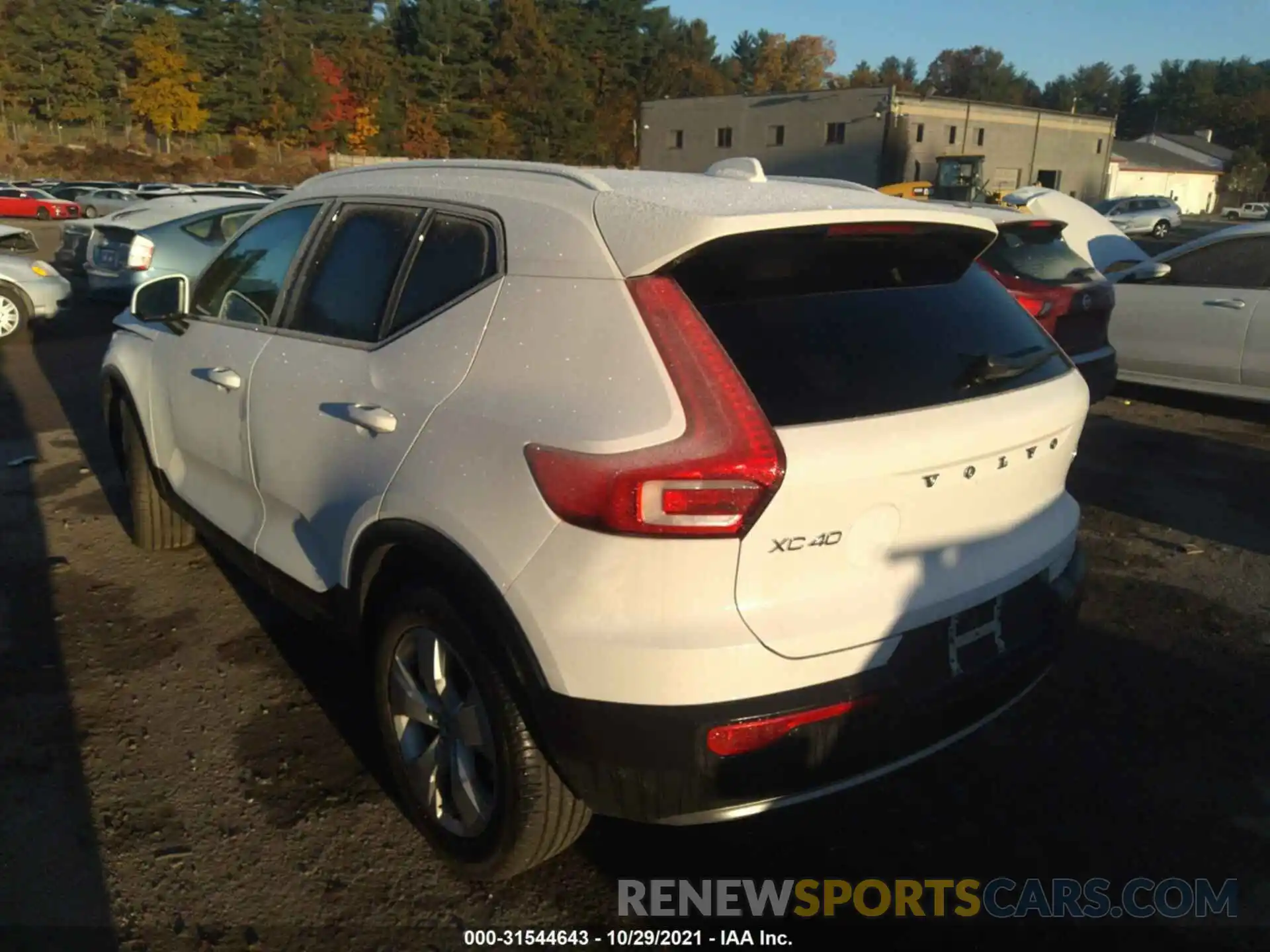 3 Photograph of a damaged car YV4162UK8L2335233 VOLVO XC40 2020