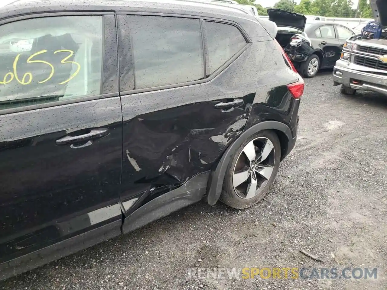 9 Photograph of a damaged car YV4162UK9L2174780 VOLVO XC40 2020