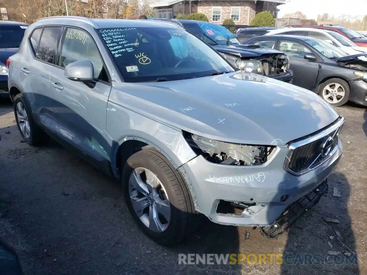 1 Photograph of a damaged car YV4162UK9L2183317 VOLVO XC40 2020