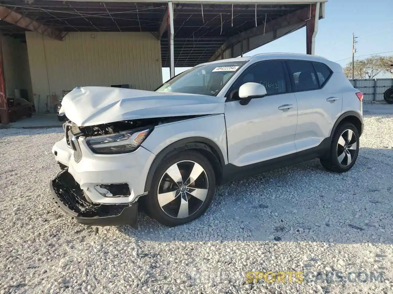 1 Photograph of a damaged car YV4162UK9L2227641 VOLVO XC40 2020