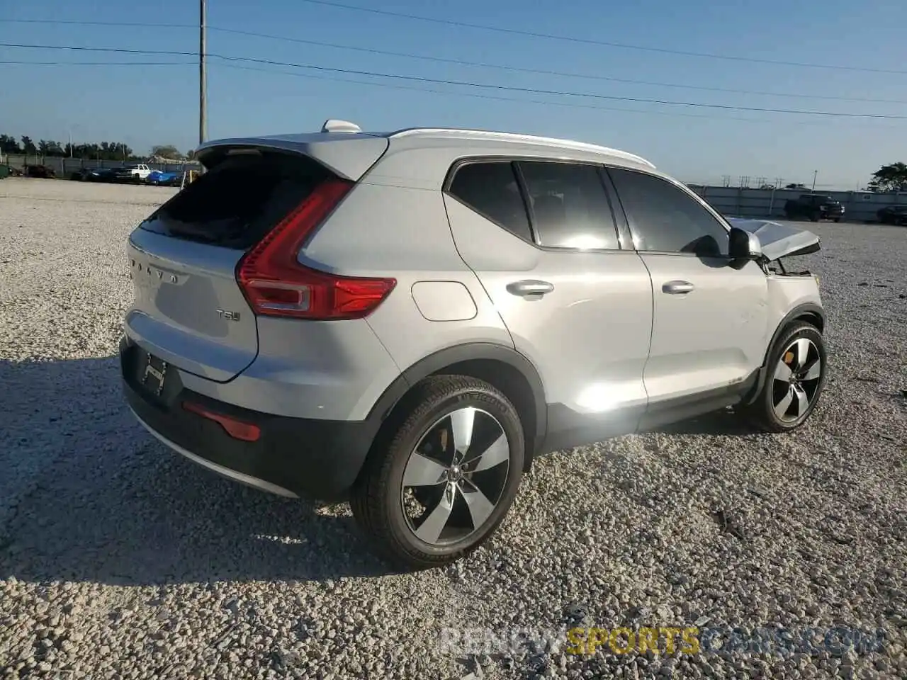 3 Photograph of a damaged car YV4162UK9L2227641 VOLVO XC40 2020