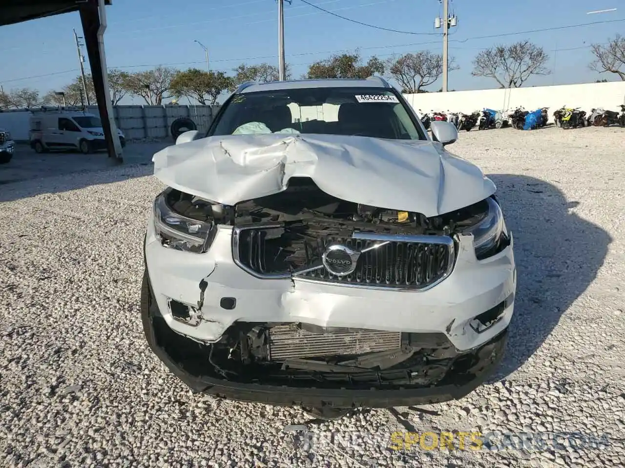 5 Photograph of a damaged car YV4162UK9L2227641 VOLVO XC40 2020