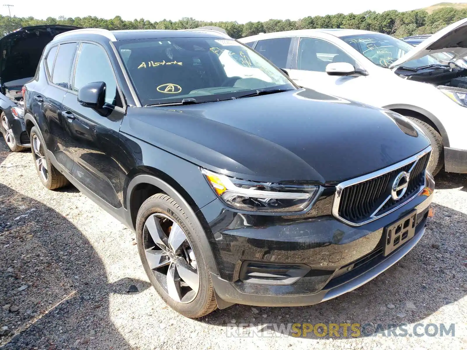 1 Photograph of a damaged car YV4162UK9L2235366 VOLVO XC40 2020