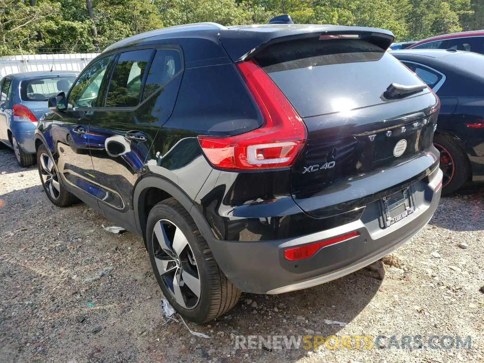 3 Photograph of a damaged car YV4162UK9L2235366 VOLVO XC40 2020