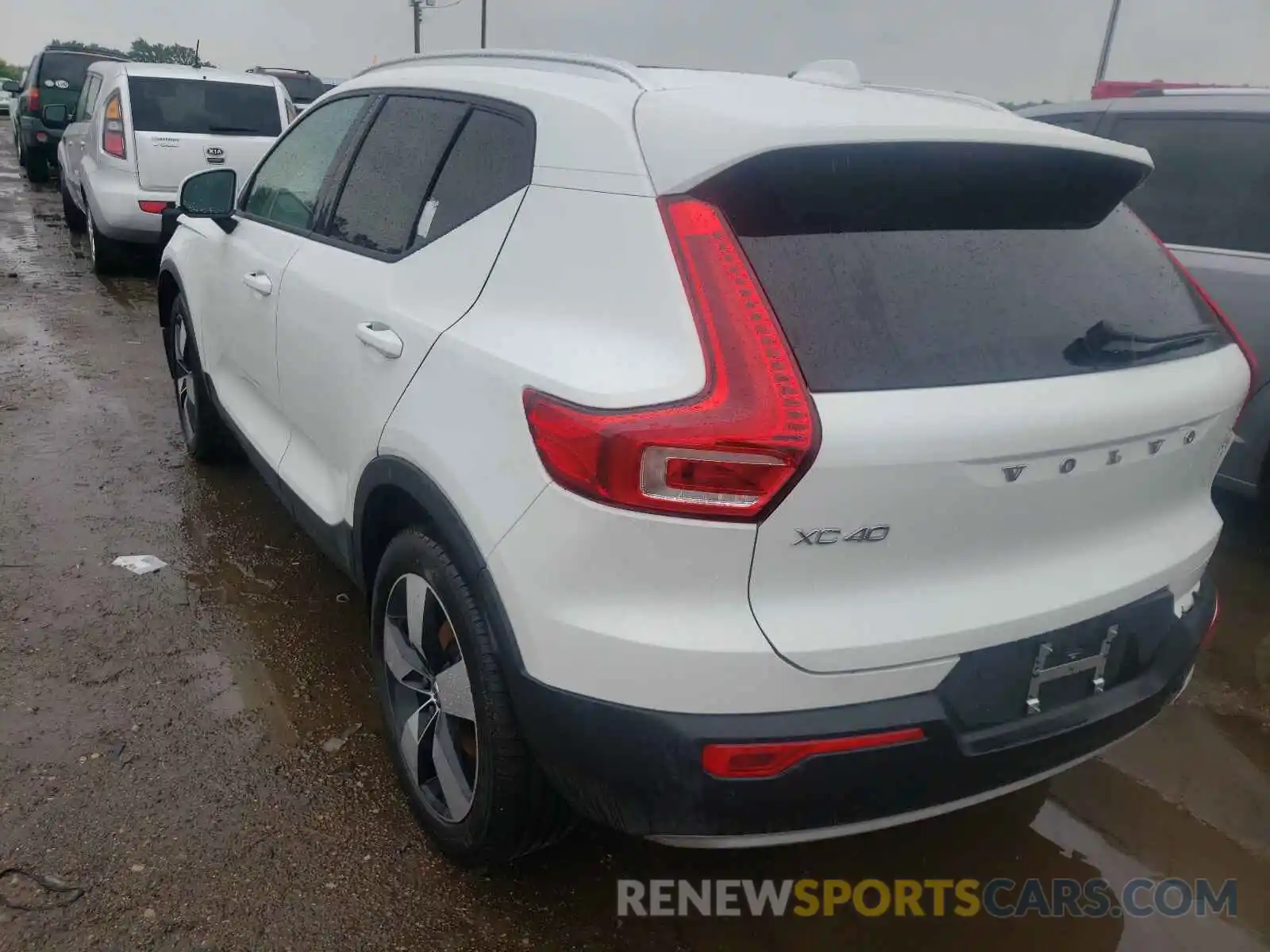 3 Photograph of a damaged car YV4162UK9L2246030 VOLVO XC40 2020