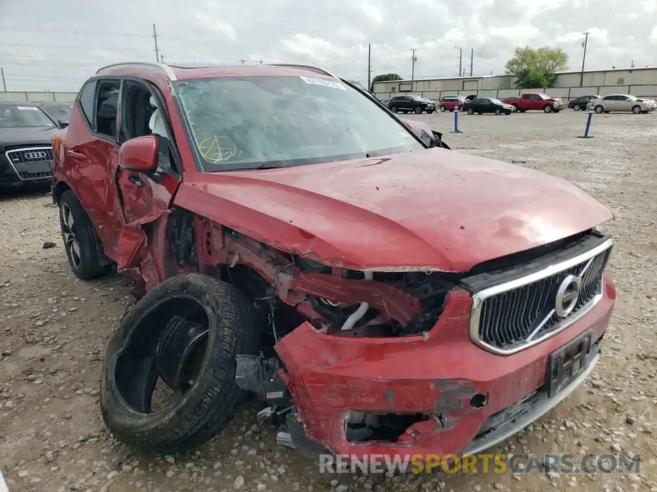 1 Photograph of a damaged car YV4162UK9L2263393 VOLVO XC40 2020