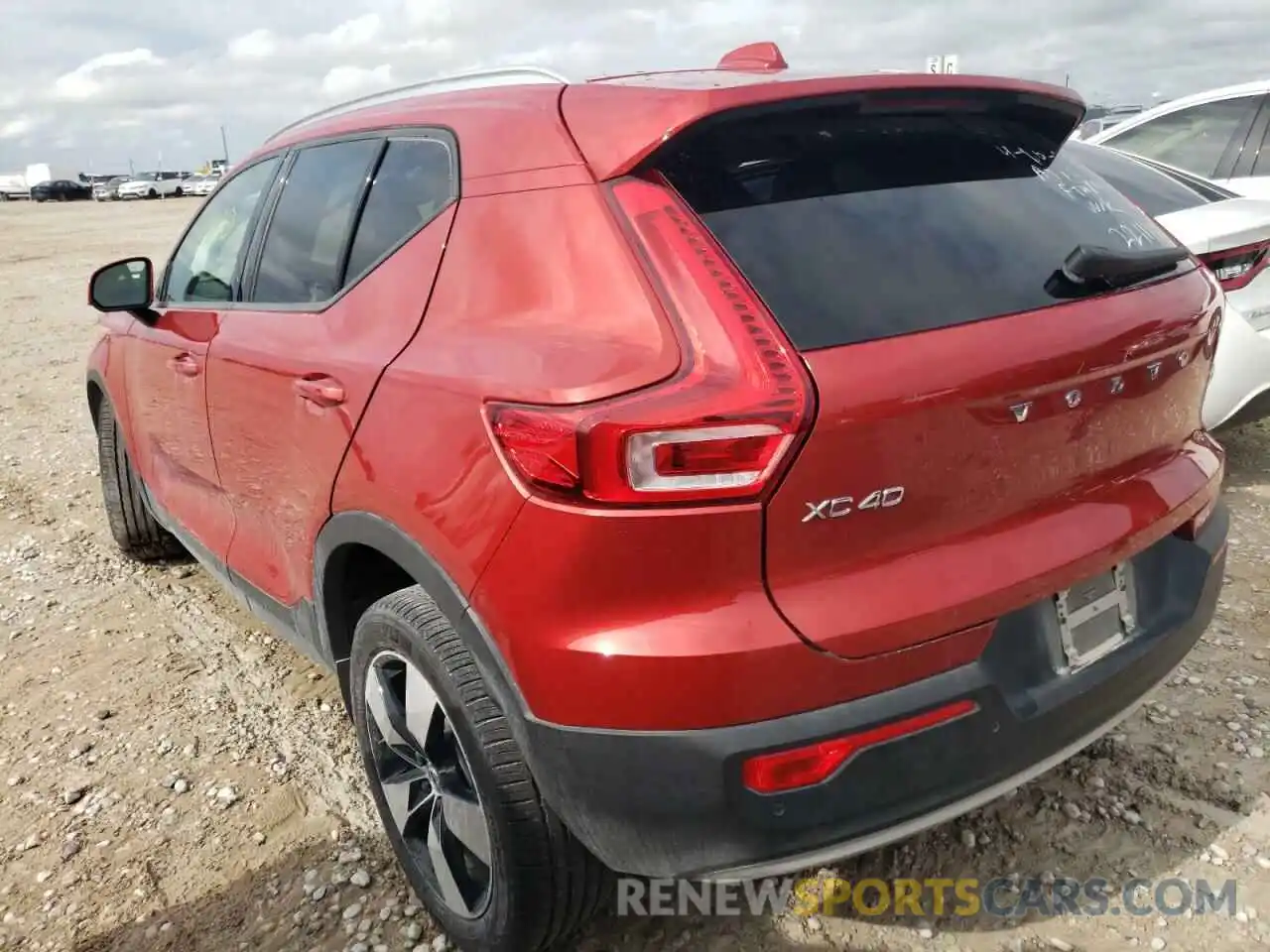 3 Photograph of a damaged car YV4162UK9L2263393 VOLVO XC40 2020