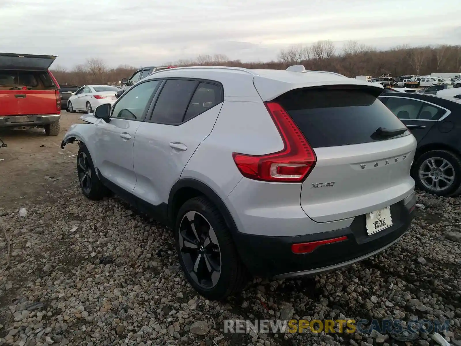 3 Photograph of a damaged car YV4162UK9L2335063 VOLVO XC40 2020