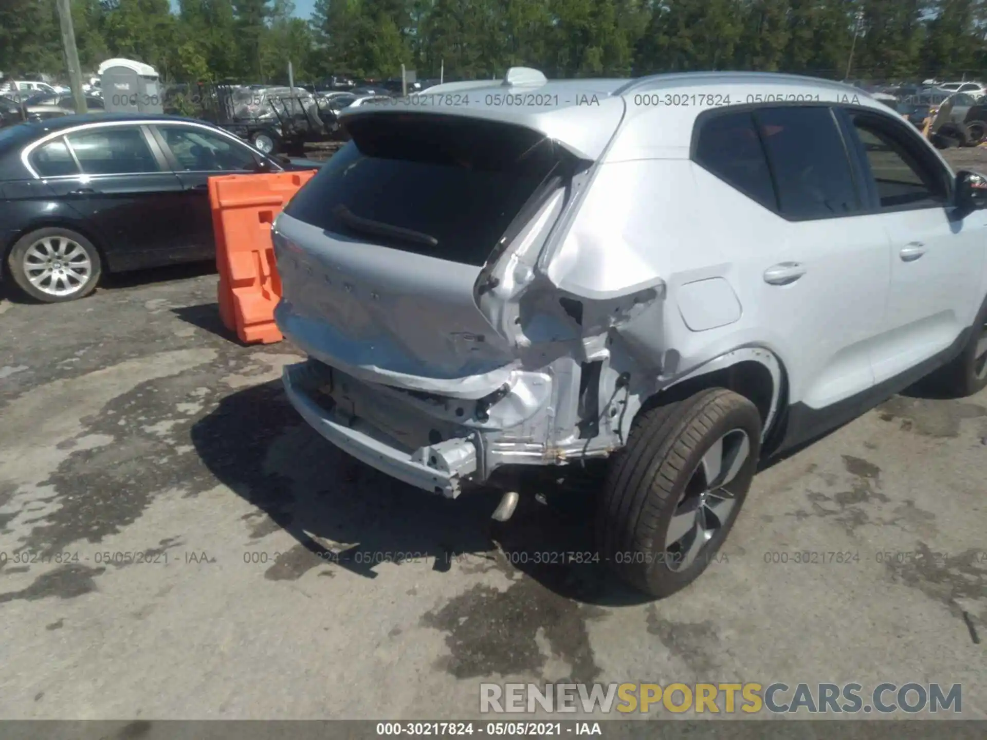 6 Photograph of a damaged car YV4162UKXL2223615 VOLVO XC40 2020