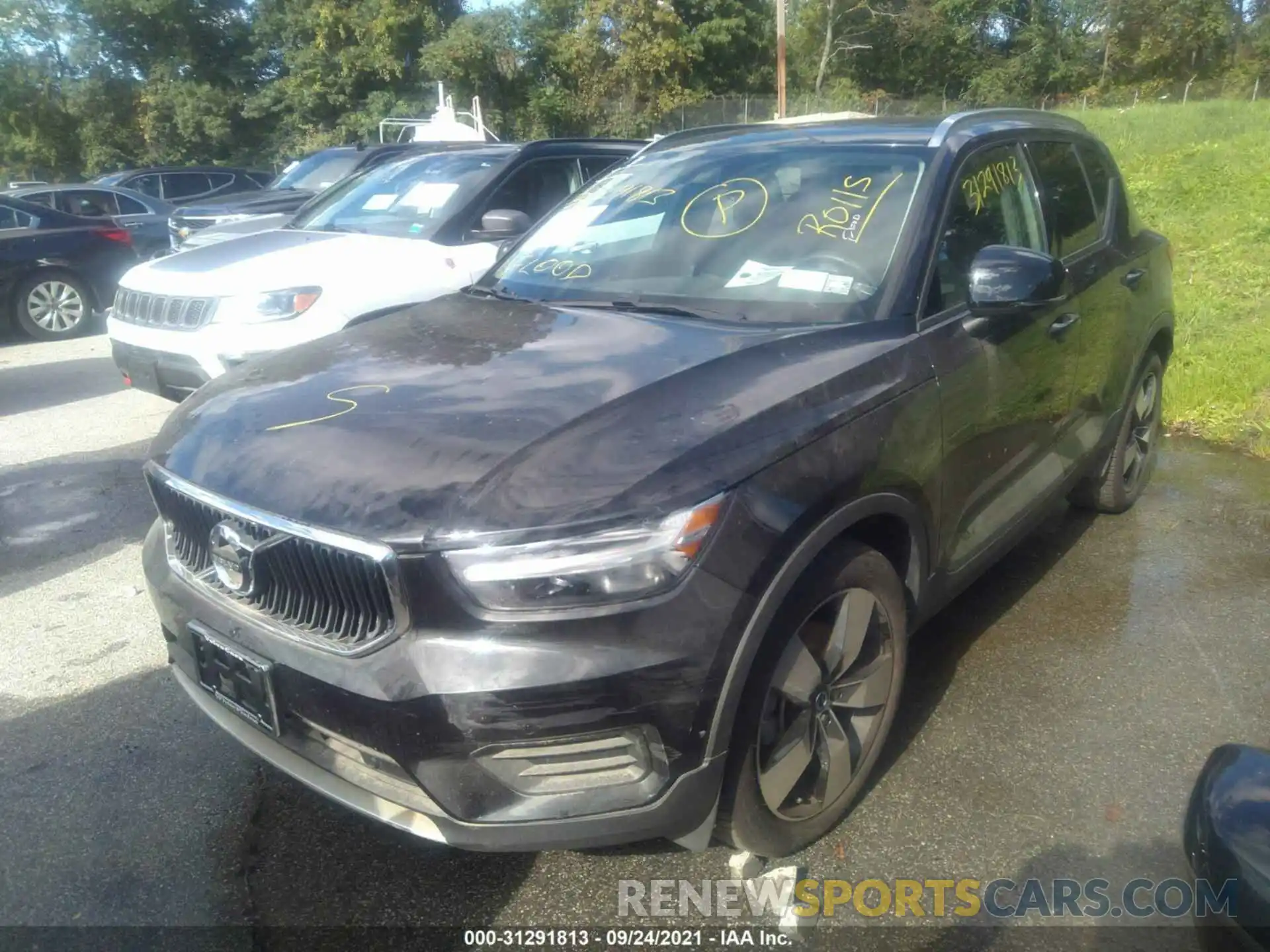 2 Photograph of a damaged car YV4162UKXL2243041 VOLVO XC40 2020