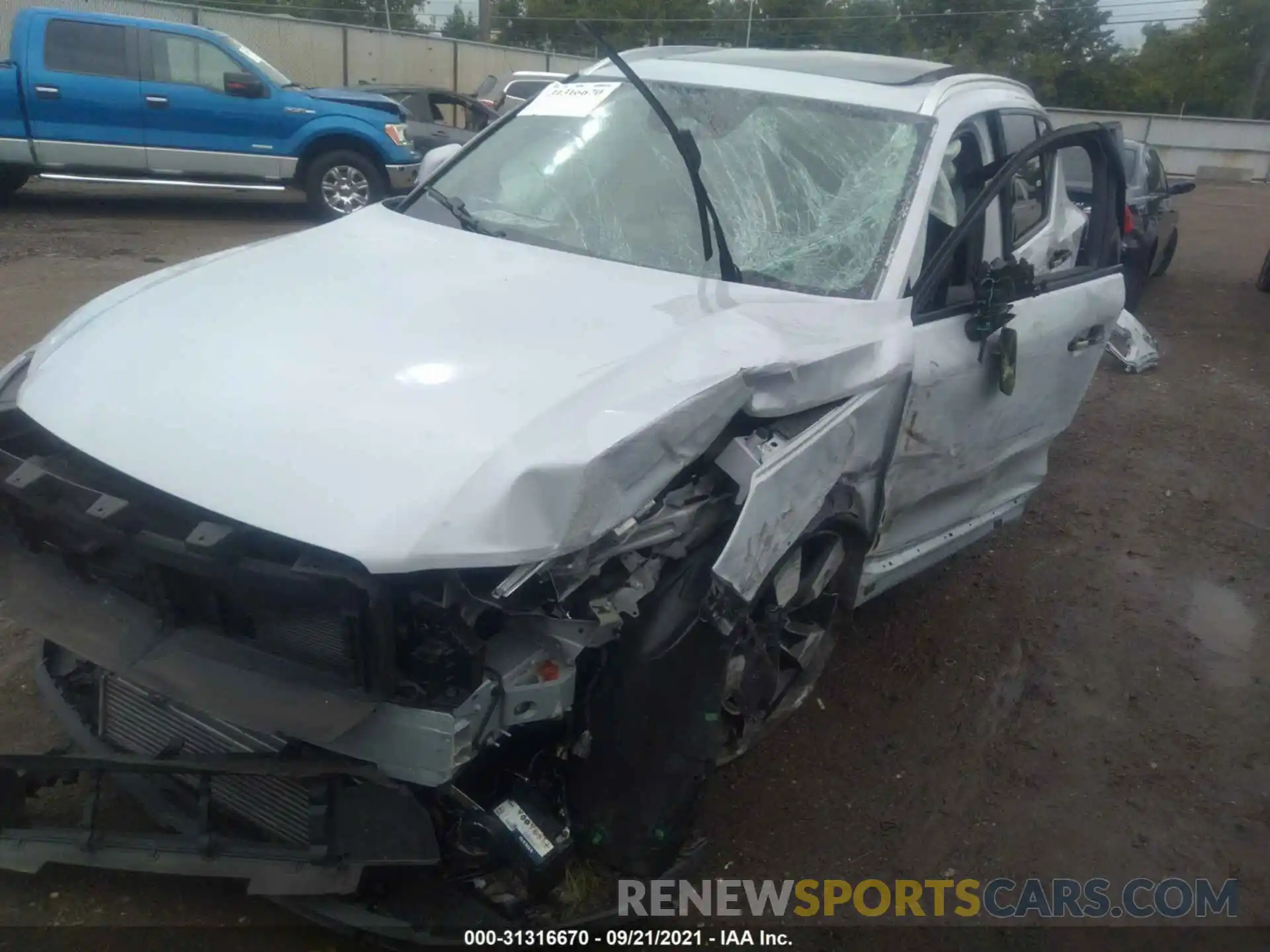 2 Photograph of a damaged car YV4162UKXL2253438 VOLVO XC40 2020