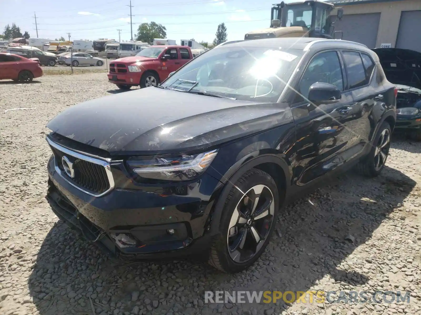 2 Photograph of a damaged car YV4162UKXL2298895 VOLVO XC40 2020