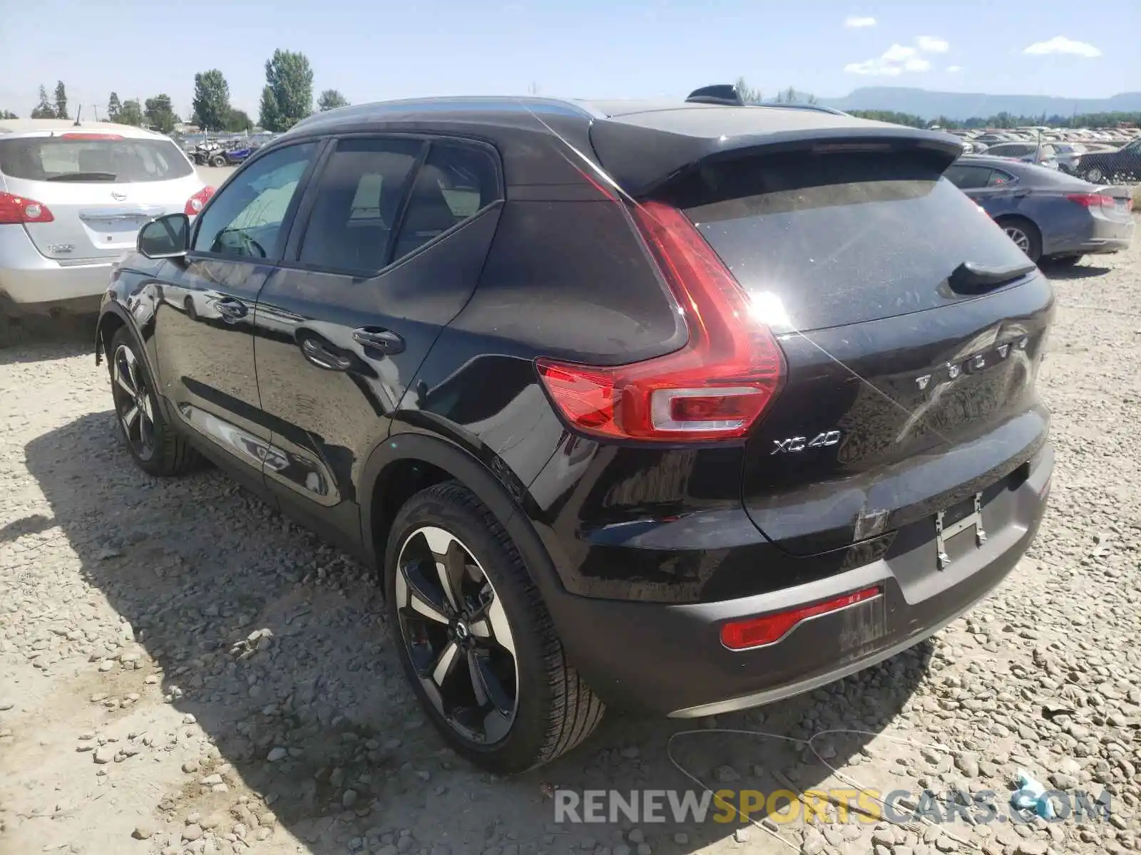 3 Photograph of a damaged car YV4162UKXL2298895 VOLVO XC40 2020