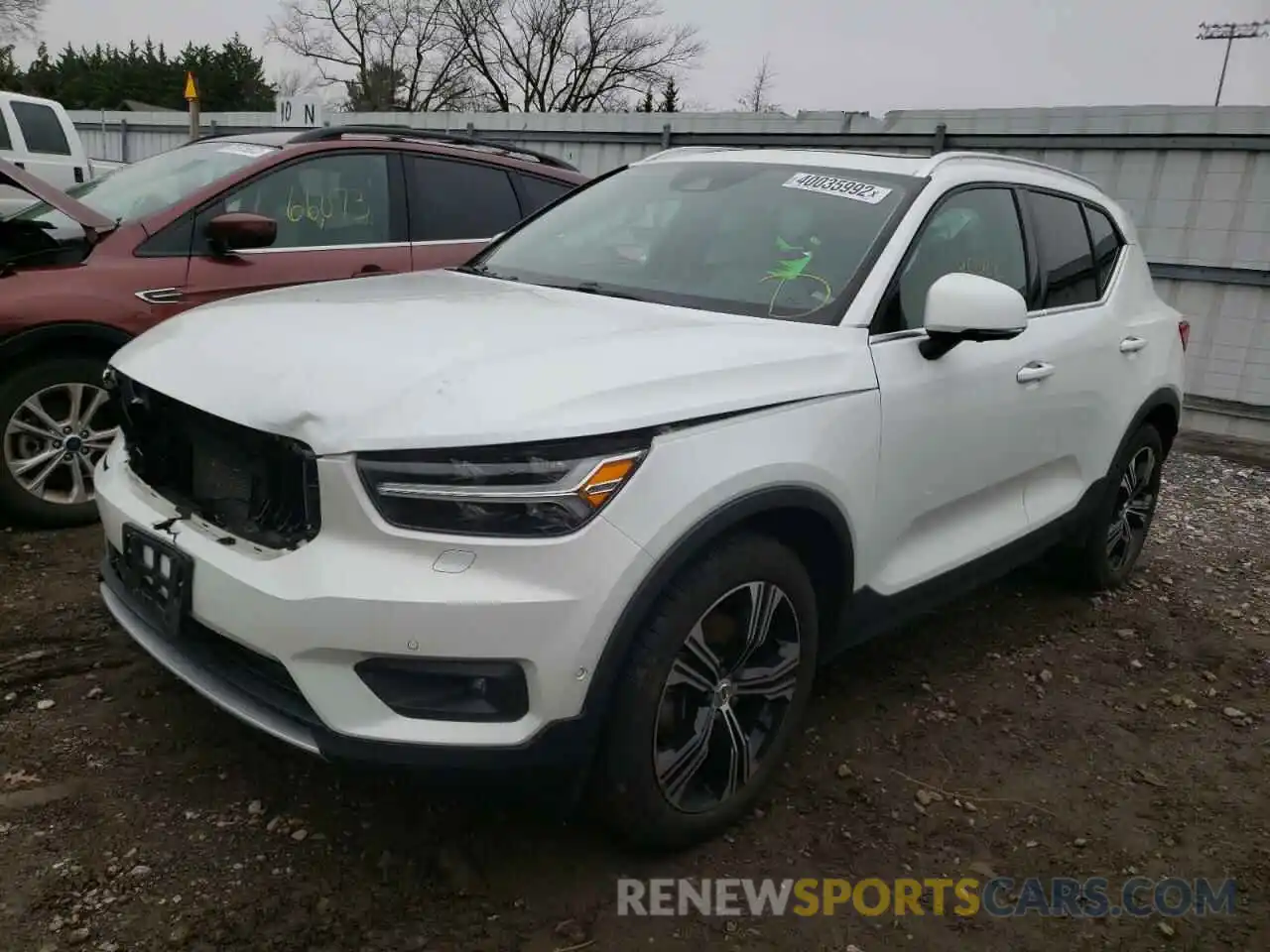 2 Photograph of a damaged car YV4162UL3L2268792 VOLVO XC40 2020