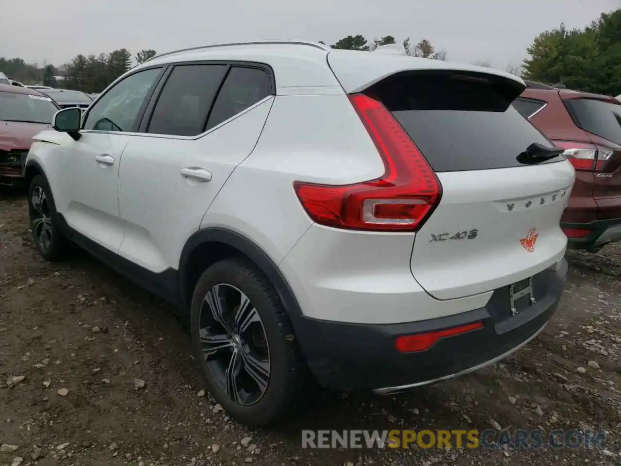 3 Photograph of a damaged car YV4162UL3L2268792 VOLVO XC40 2020