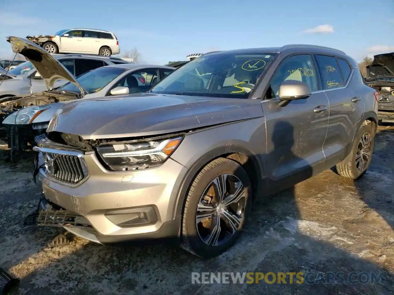 2 Photograph of a damaged car YV4162UL4L2286850 VOLVO XC40 2020