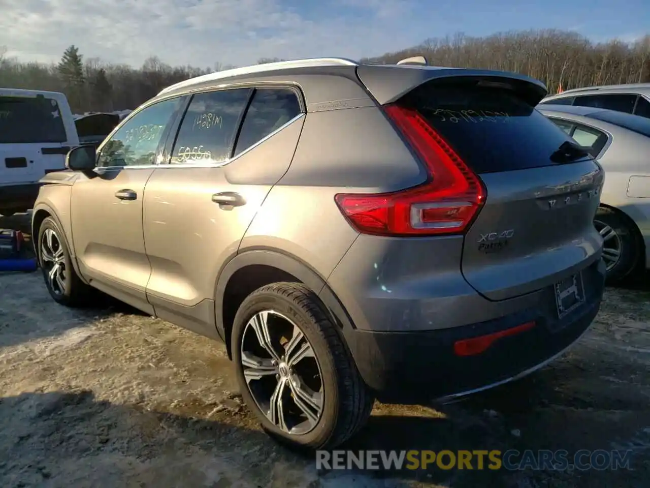 3 Photograph of a damaged car YV4162UL4L2286850 VOLVO XC40 2020