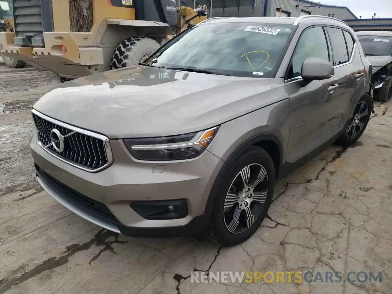 2 Photograph of a damaged car YV4162UL5L2323923 VOLVO XC40 2020