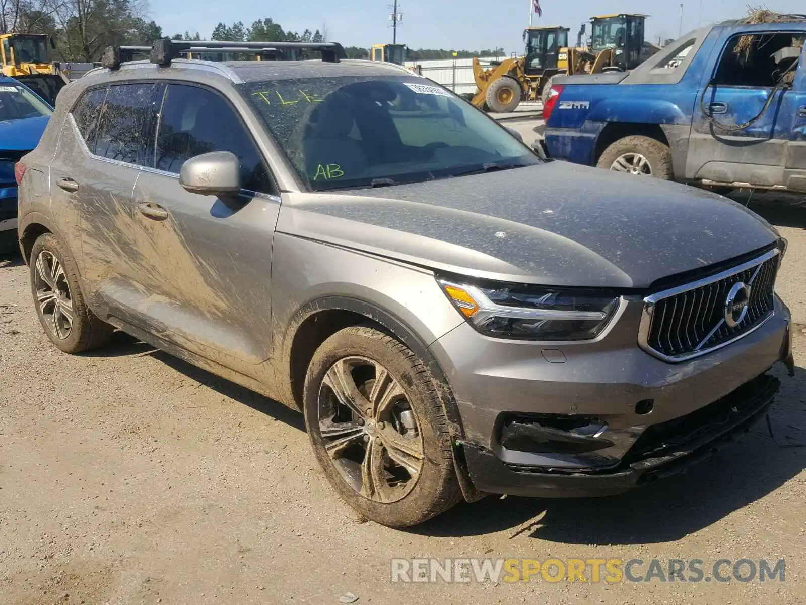 1 Photograph of a damaged car YV4162UL6L2301252 VOLVO XC40 2020