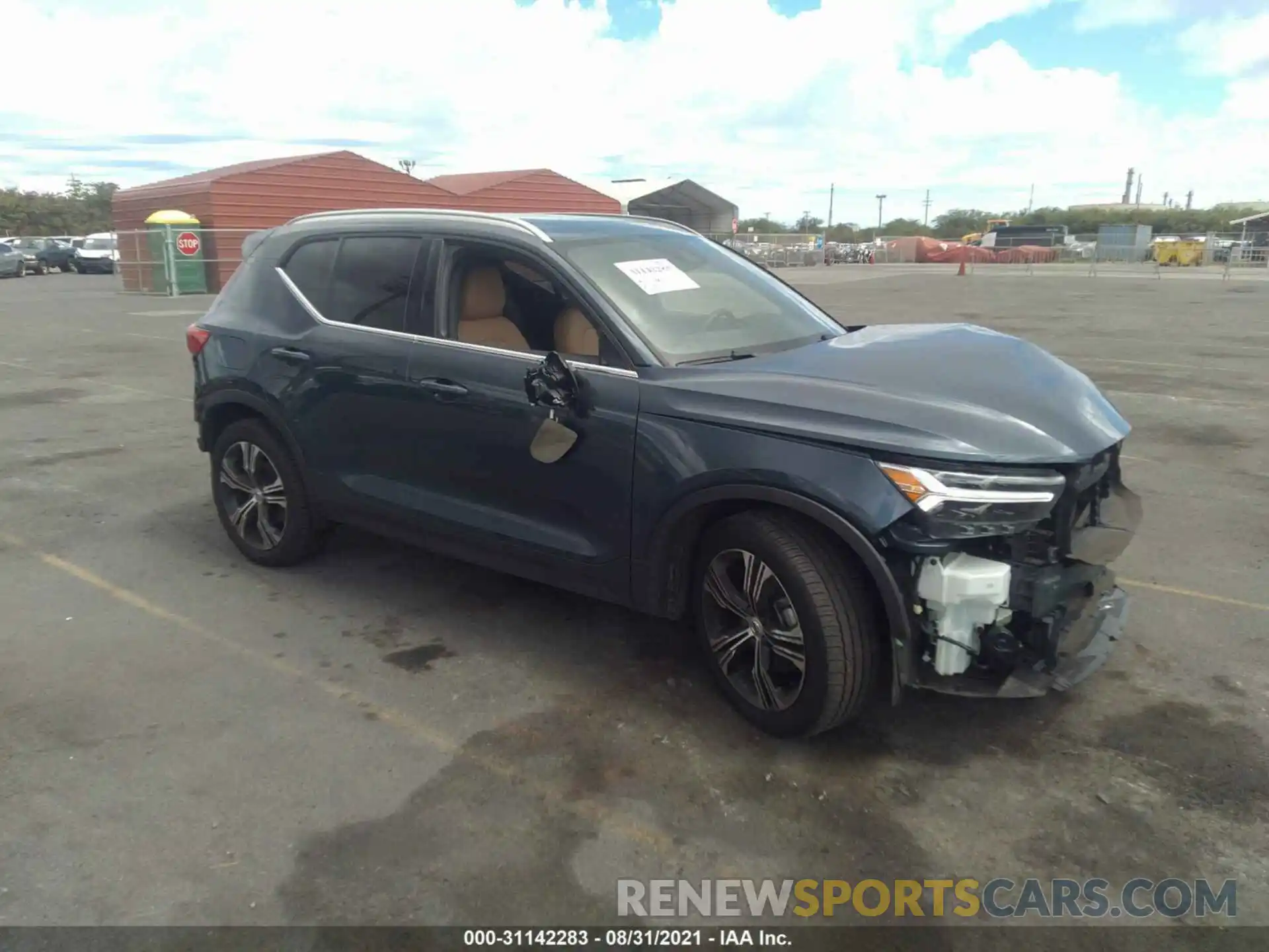 1 Photograph of a damaged car YV4162UL6L2302935 VOLVO XC40 2020