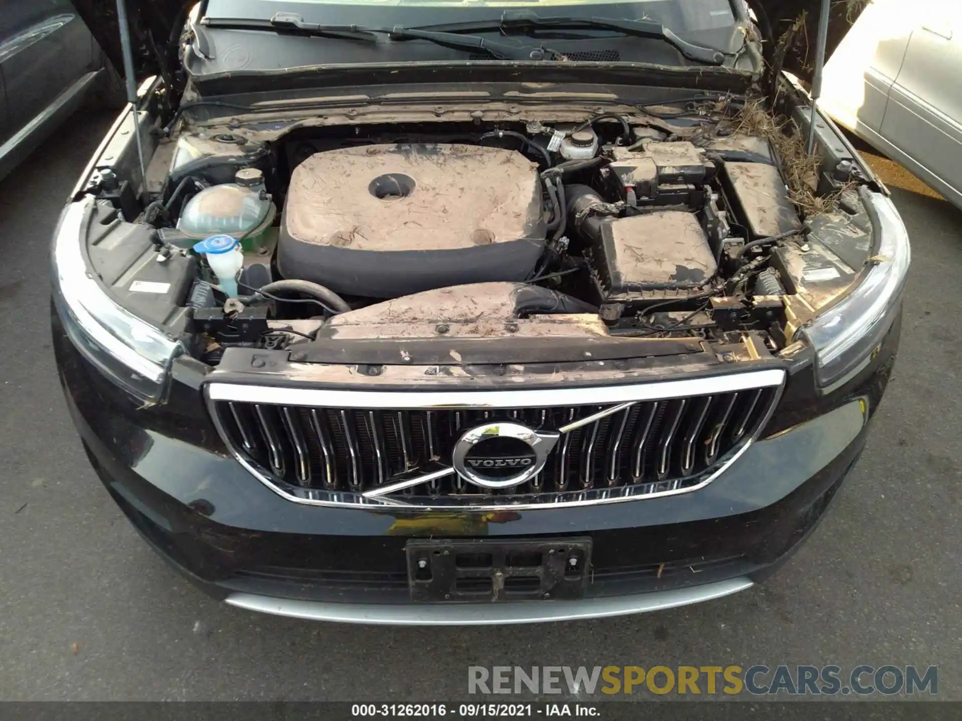 10 Photograph of a damaged car YV4162UL7L2257049 VOLVO XC40 2020