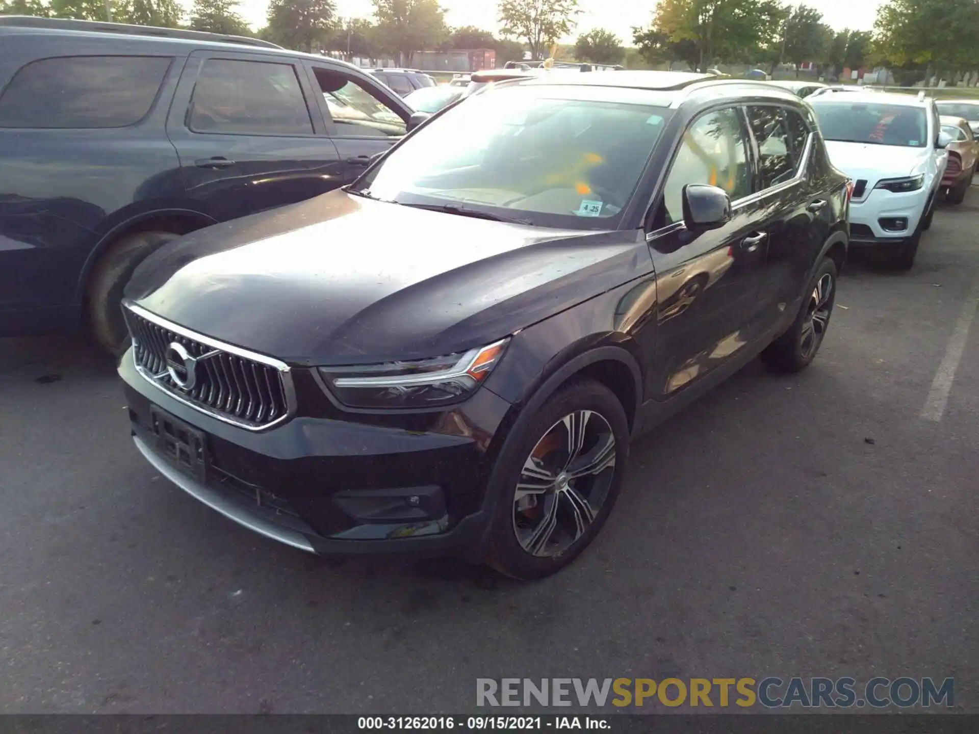 2 Photograph of a damaged car YV4162UL7L2257049 VOLVO XC40 2020