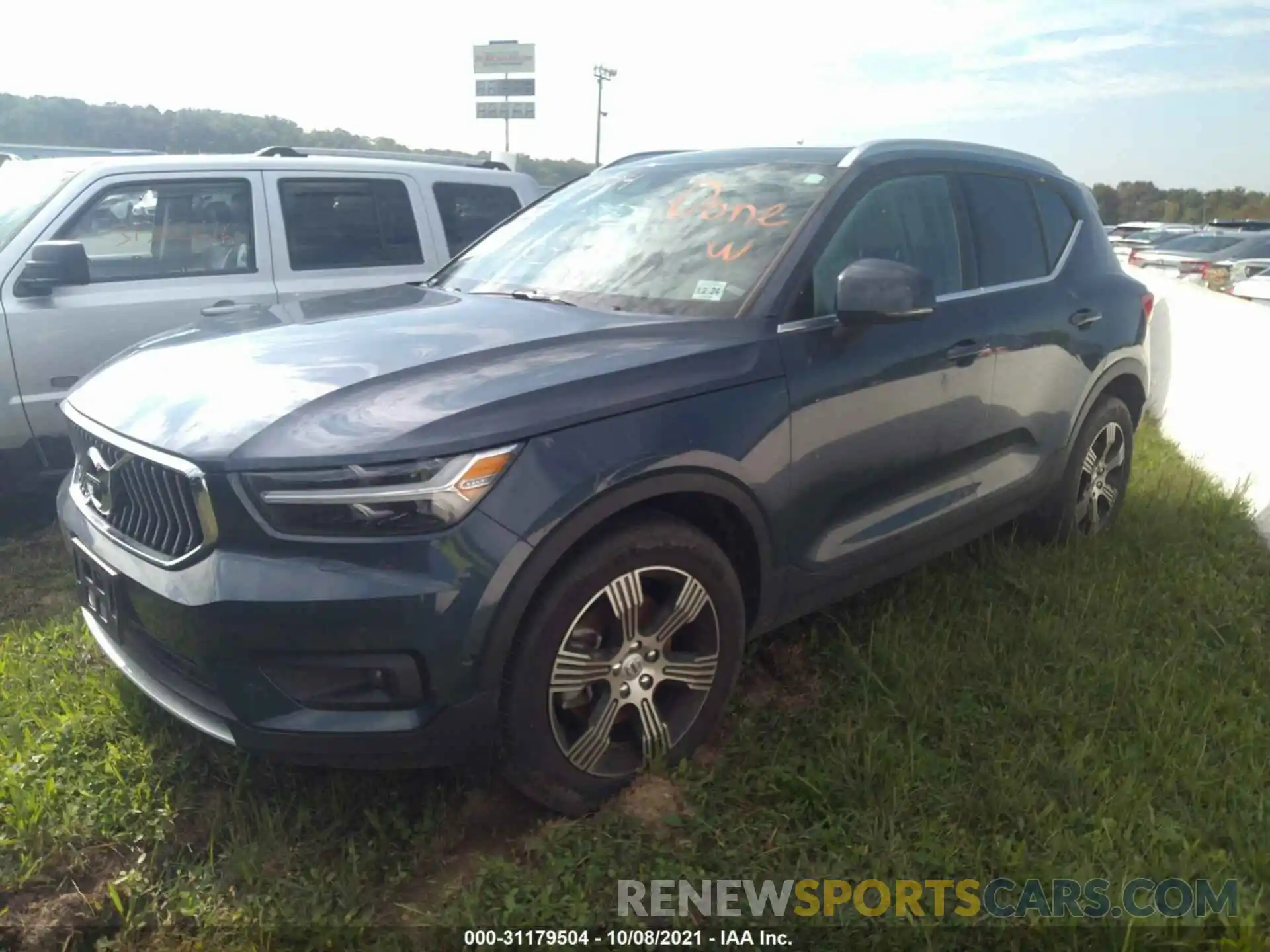 2 Photograph of a damaged car YV4162UL7L2265202 VOLVO XC40 2020