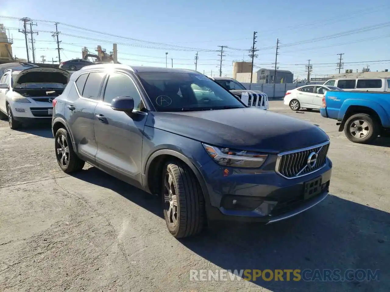 1 Photograph of a damaged car YV4162UL7L2273381 VOLVO XC40 2020